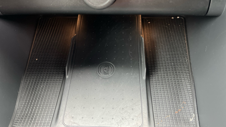 Volvo XC40 2.0 B4P Ultimate Dark 5dr Auto Petrol Estate